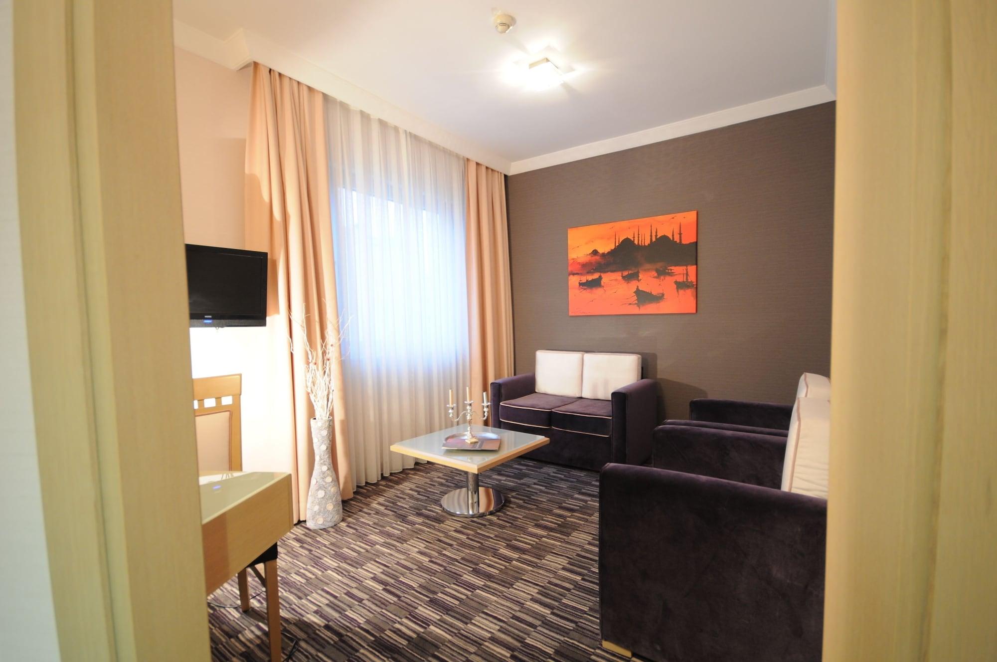 Sv Business Hotel Taksim Estambul Exterior foto